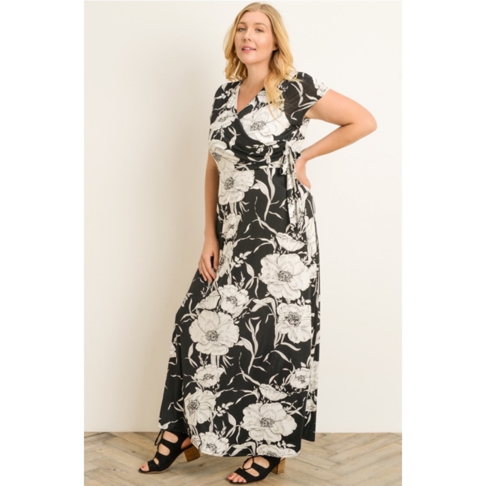 Gilli Stitch Fix Plus Black Floral Wrap Maxi Dress